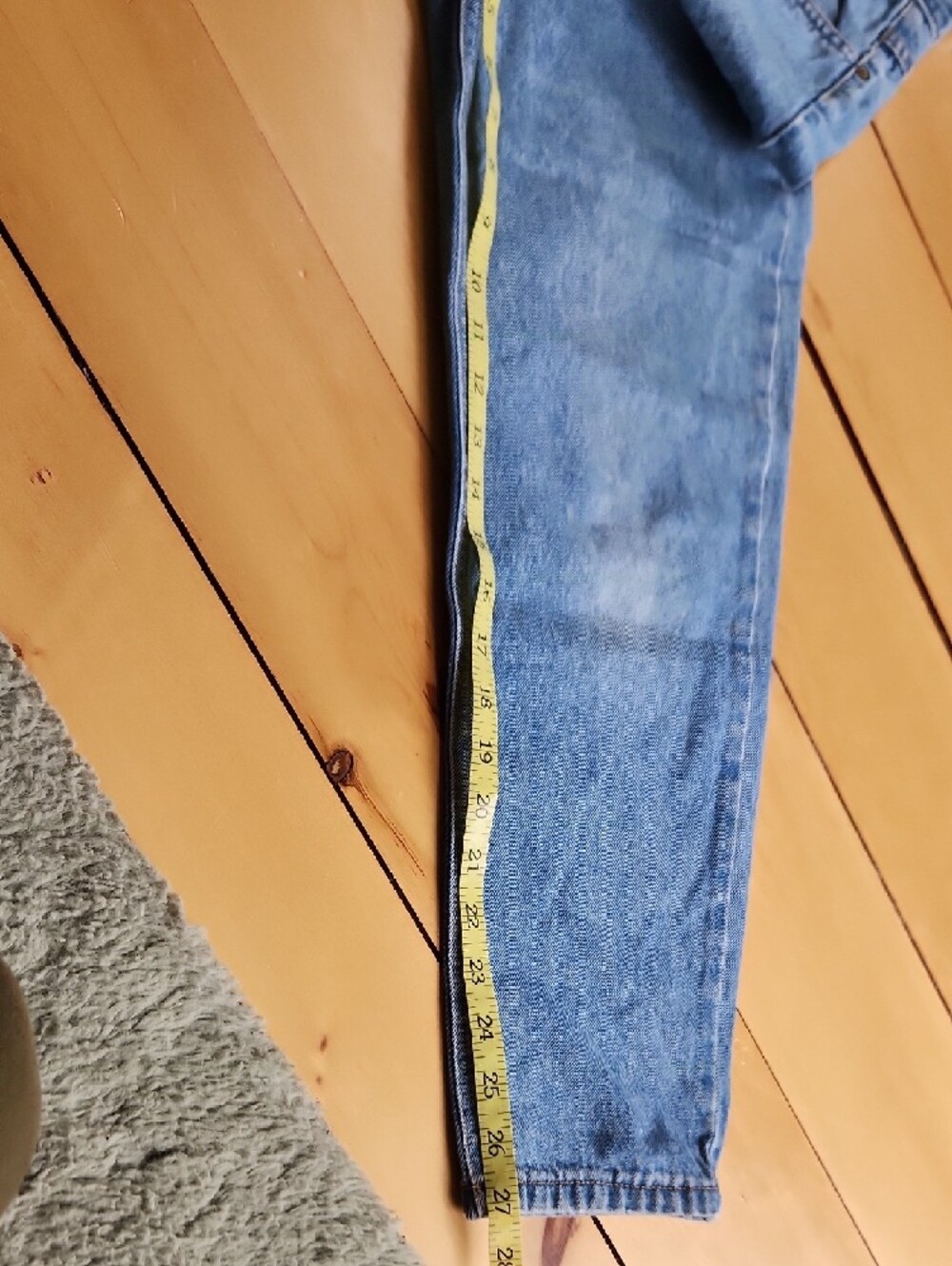 Vintage High-Rise Women's Denim Jeans in Light Blue - Picture 6 of 6